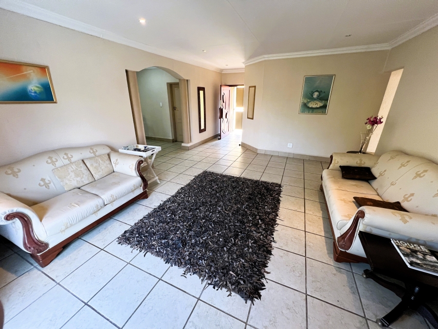 3 Bedroom Property for Sale in Flamwood North West
